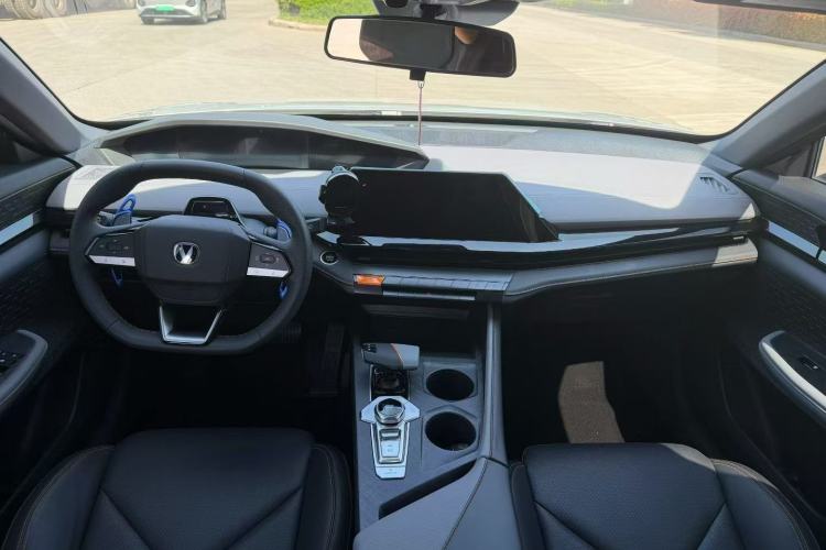 Used CHANGAN UNI-V 2022 1.5T Prestige Version Interior 2