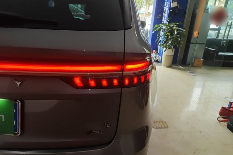 Used Geely Auto Monjaro L 2021 2.0TD High-Power Automatic All-Wheel-Drive Flagship Version Right Rear Taillight