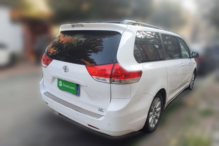 Used Toyota SIENNA 