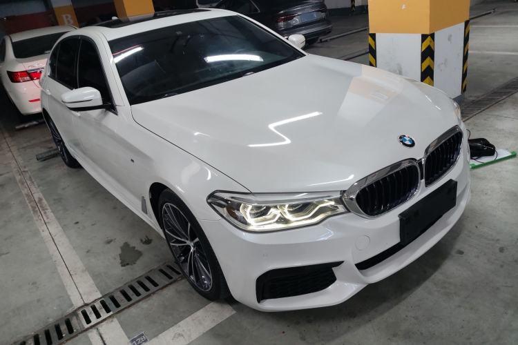 Used BMW 5 Series 2020 530Li Leading Model M Sport Package Front Right 45 Deg