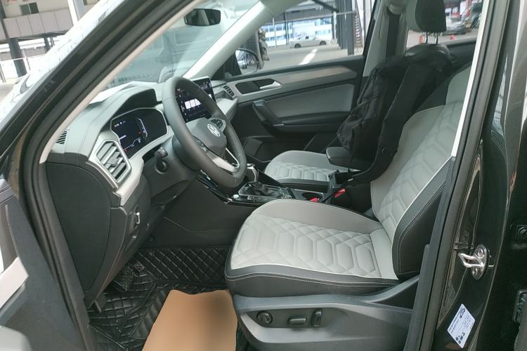 Used Volkswagen Tayron 2023 Revised Version 380TSI All-Wheel Drive R-Line High-Energy Edition Left Front Seat