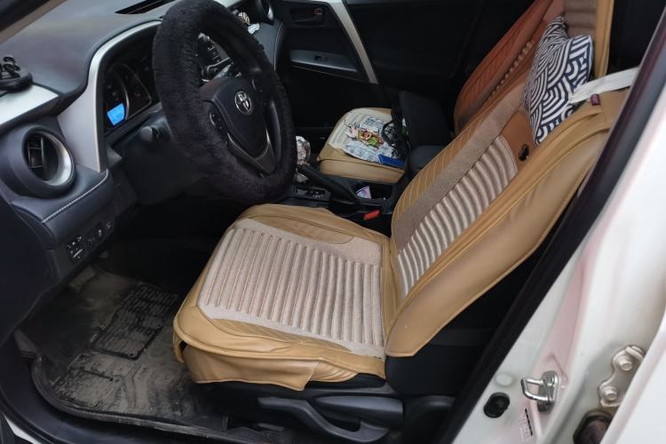 Used Toyota RAV4 2016 2.0L CVT Two-Wheel Drive Fashion Edition China V Standard Left Front Seat