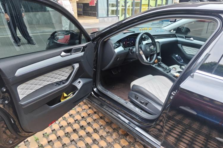 Used Volkswagen Magotan 2023 2 Million Units Commemorative Edition 330TSI DSG Luxury Version