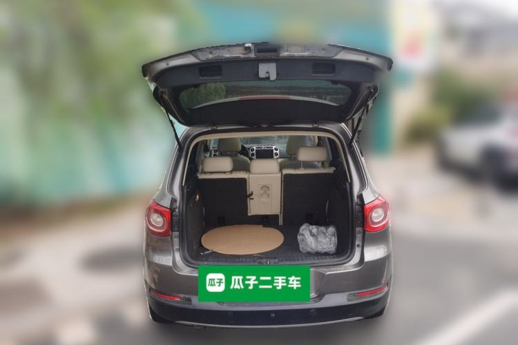 Used Volkswagen Tiguan 2010 2.0 TSI Automatic All-Wheel-Drive Elite Edition Trunk