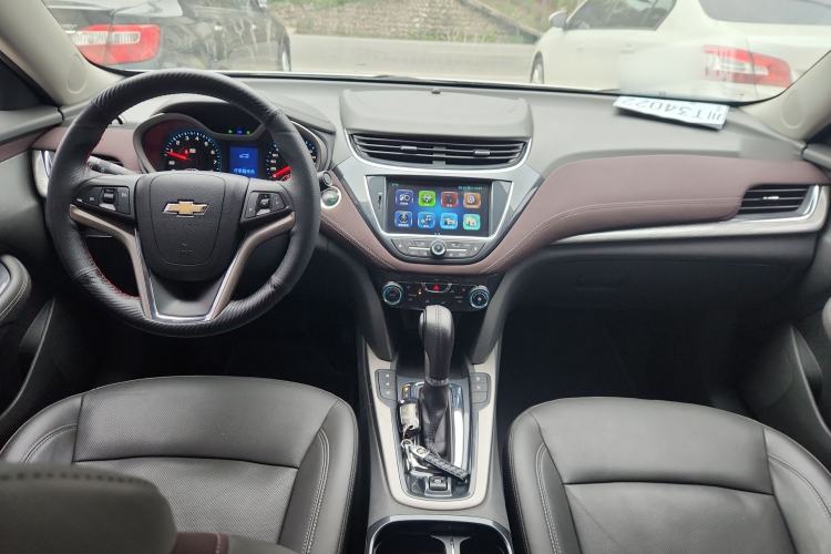 Used Chevrolet Malibu 2018 530T Automatic Luxury Edition Center Console