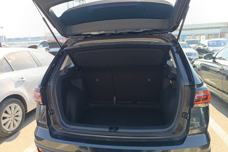 Used Volkswagen Tharu 2023 300TSI Two-Wheel-Drive Full Moon Edition