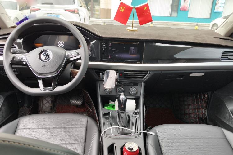 Used Volkswagen Lavida 2021 1.5L Automatic Comfort Edition Center Console