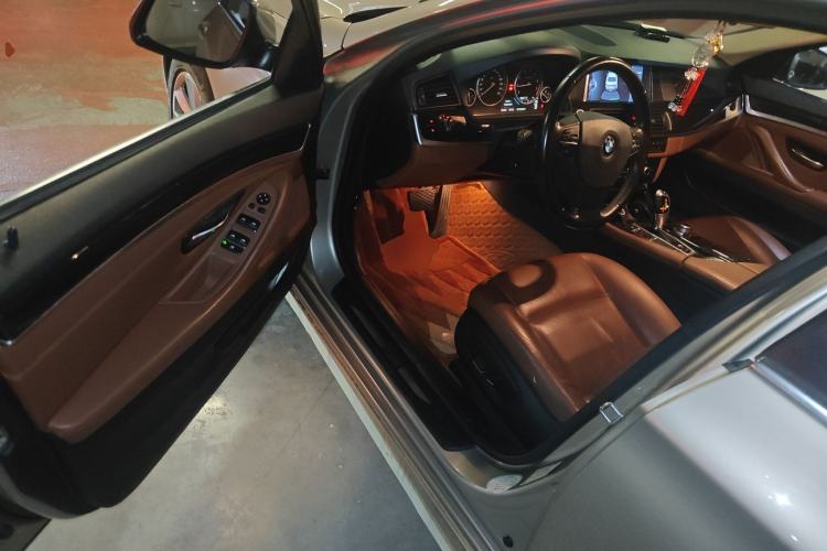 Used BMW 5 Series 2014 520Li Elegant Model
