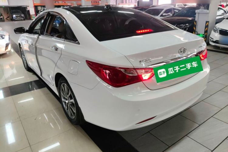 Used Hyundai Sonata 2013 2.0L Automatic Luxury Edition Exterior 2