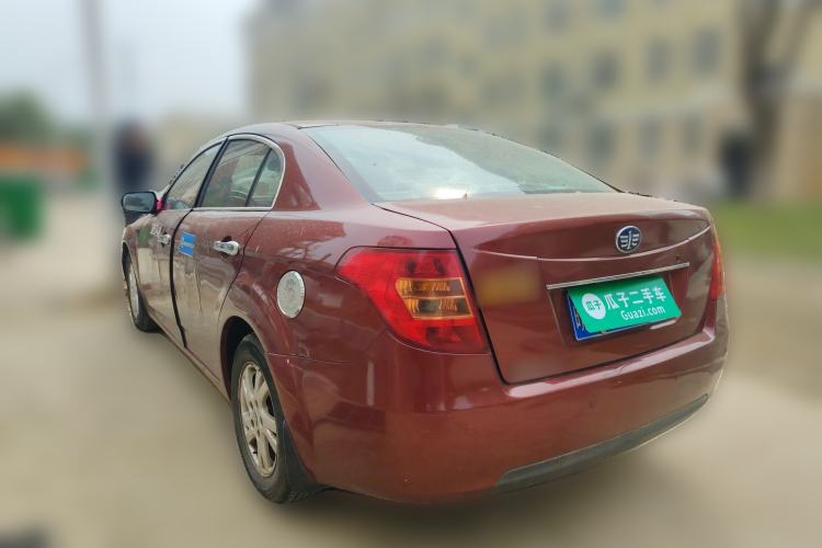 Used Bestune B50 2011 1.6L automatic with sunroof
