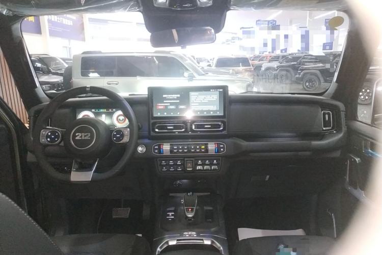 Used 212 T01 2024 2.0T Explorer