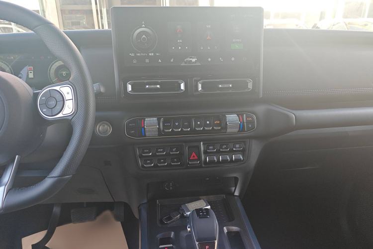 Used 212 T01 2024 2.0T Mechanic
