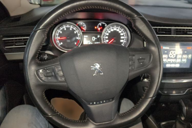 Used Peugeot 408 2015 1.2T Automatic Luxury Edition Steering Wheel