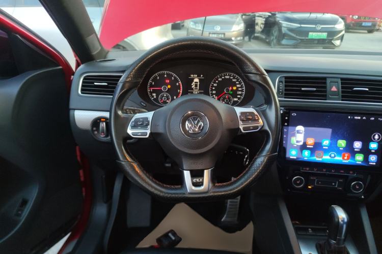 Used Volkswagen Sagitar 2013 2.0 TSI GLI
