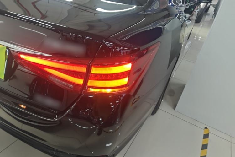 Used Toyota Crown 2015 2.0T Fashion Edition
