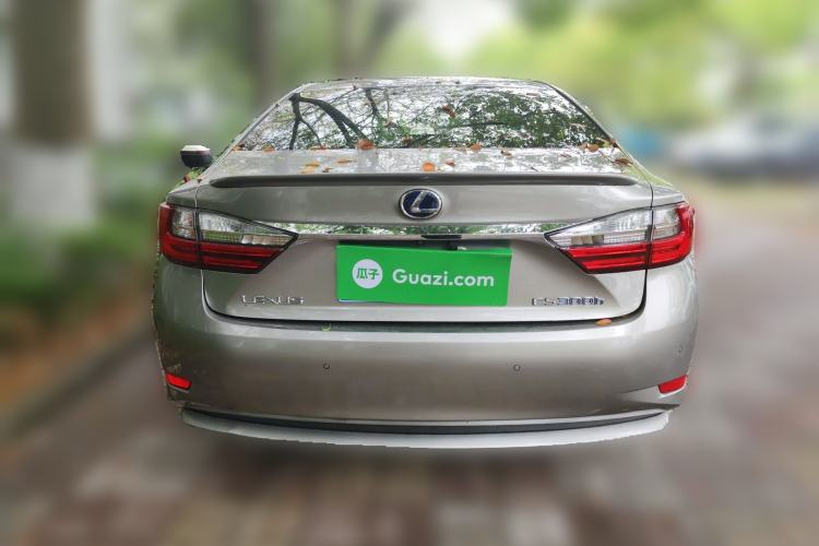 Used Lexus ES 2015 300h Comfort Edition Rear