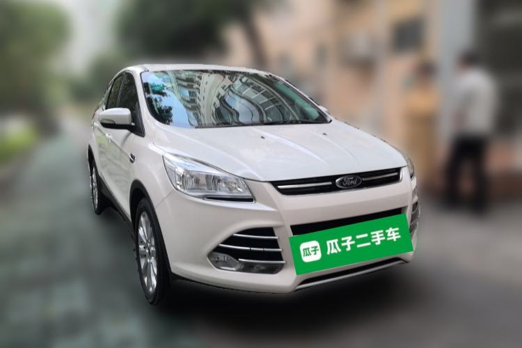 Used Ford Kuga 2013 1.6L GTDi Two-Wheel-Drive Trend Model Front Right 45 Deg