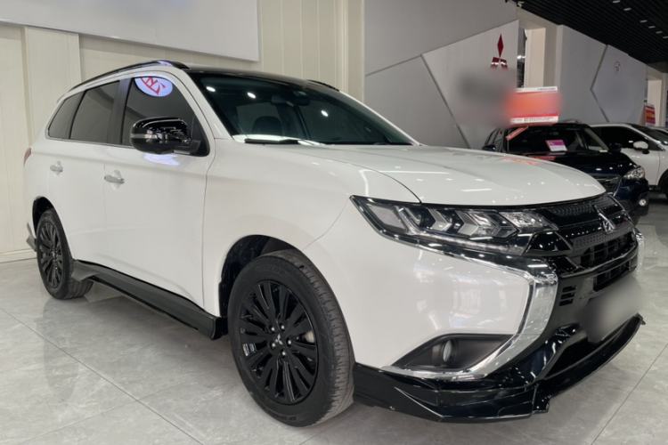 Used Mitsubishi Outlander 2021 2.4L 4x4 DynaDrive Edition 5 Seats Exterior 9