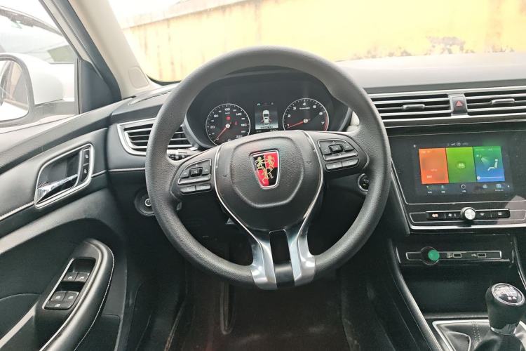 Used Roewe i5 2020 1.5L Manual 4G Connect Luxury Edition
