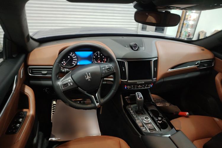 Used Maserati Levante 2019 3.0T Standard Version China VI Center Console