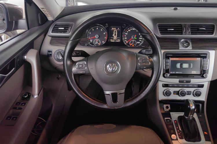 Used Volkswagen Magotan 2012 2.0 TSI Prestige Edition Steering Wheel