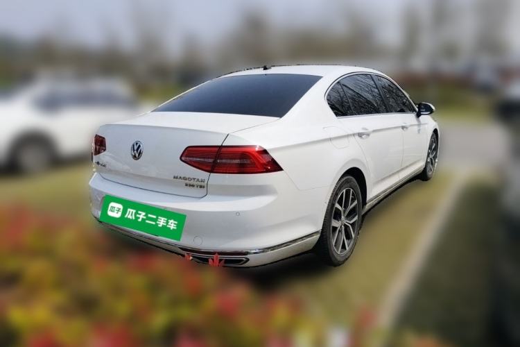 Used Volkswagen Magotan 2017 330TSI DSG Luxury Model Rear Right 45 Deg