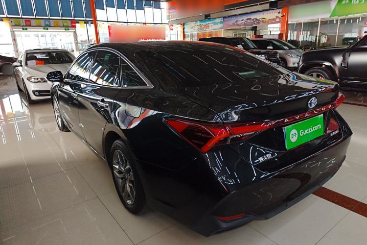 Used Toyota Avalon 2019 Dual-Engine 2.5L Luxury Edition China VI Standard
