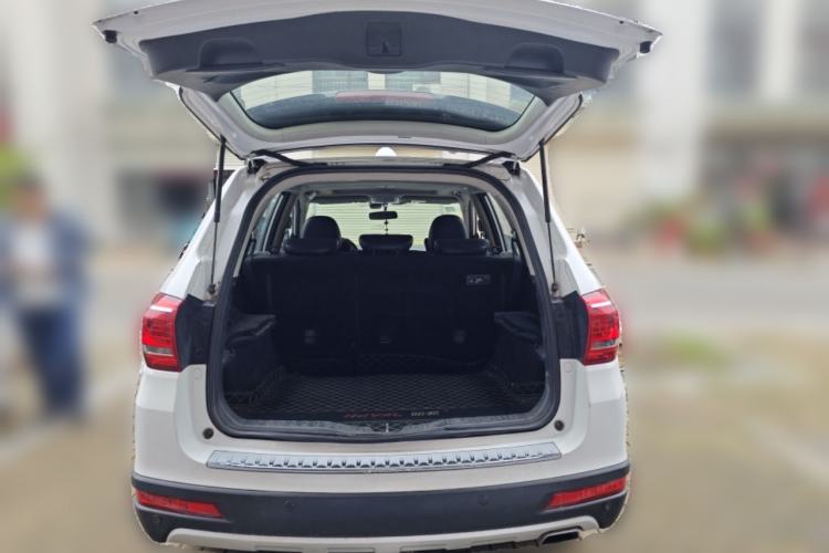 Used Haval H6 2014 Sport Version 1.5T Manual Two-Wheel Drive Elite Edition Trunk