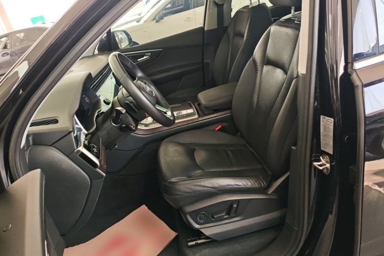 Used Audi Q7 2020 55 TFSI quattro S line sports model
