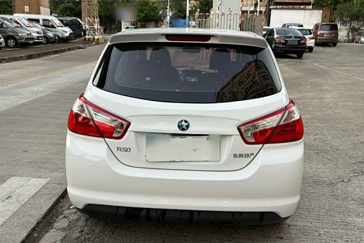 Used Venucia R50 2013 1.6L Automatic Fashion Edition
