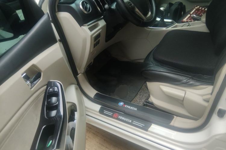 Used Venucia T70 2016 2.0L Manual RuiQu Version