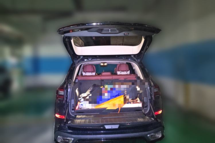 Used BMW X5 2022 xDrive 30Li Luxury M Sport Package Trunk