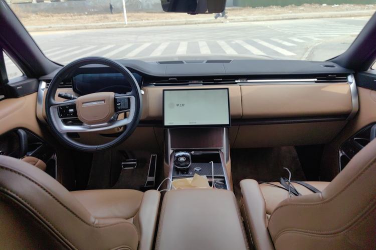 Used Land Rover Range 2024 3.0 L6 400 PS Prestige Extended Version 7-Seater
