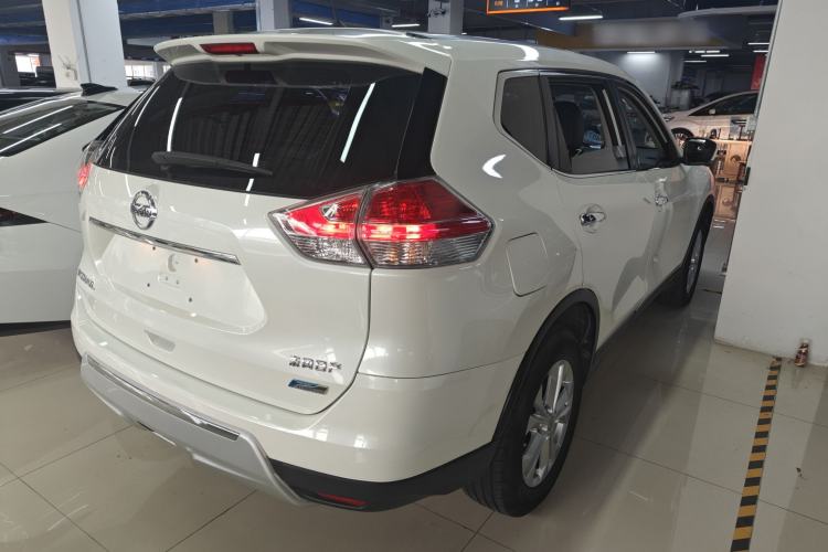 Used Nissan X-Trail 2015 2.0L CVT Comfort MAX Edition 2WD
