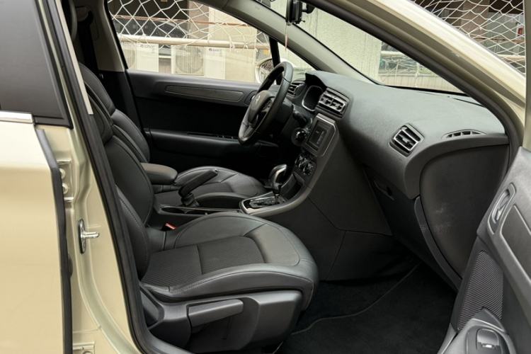 Used Citroen C4 Sega 2016 1.6L Automatic Luxury Model Interior 5