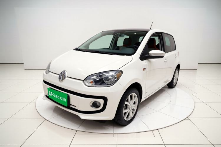 Used Volkswagen up! 2015 1.0L go high!