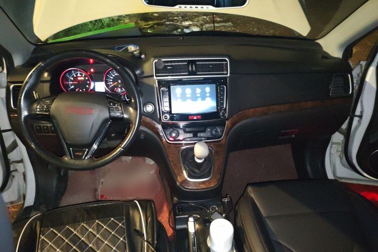 Used Haval H6 2015 Revised Version Sport Edition 1.5T Manual Transmission Two-Wheel Drive Elite Grade
