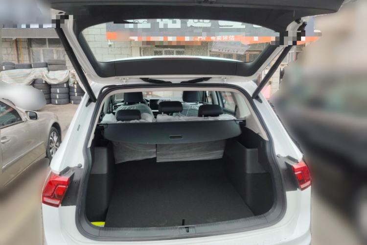 Used Volkswagen Tiguan L 2025 Model, Outstanding Version, 300TSI Automatic Two-Wheel Drive Longteng Edition Trunk