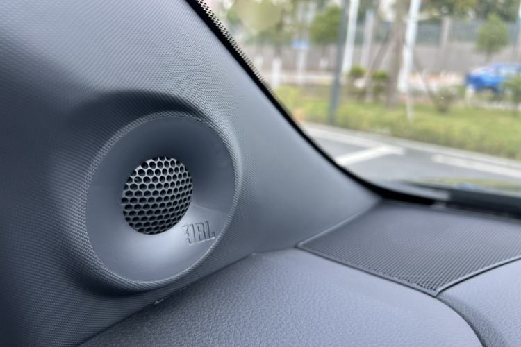 Used Toyota Granvia 2022 2.5L Hybrid Flagship Edition
