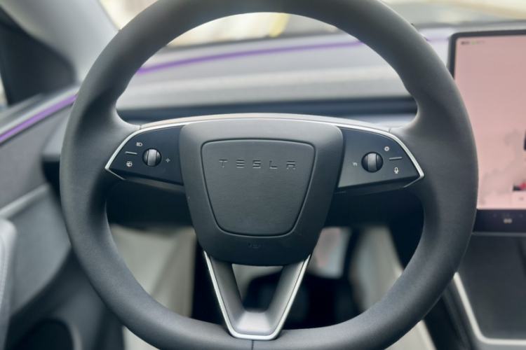 Used Tesla Model Y 2025 Rear-Wheel-Drive Version