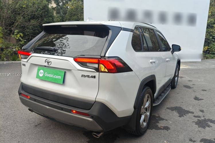 Used Toyota RAV4 2021 2.0L CVT Two-Wheel Drive Fashion PLUS Edition
