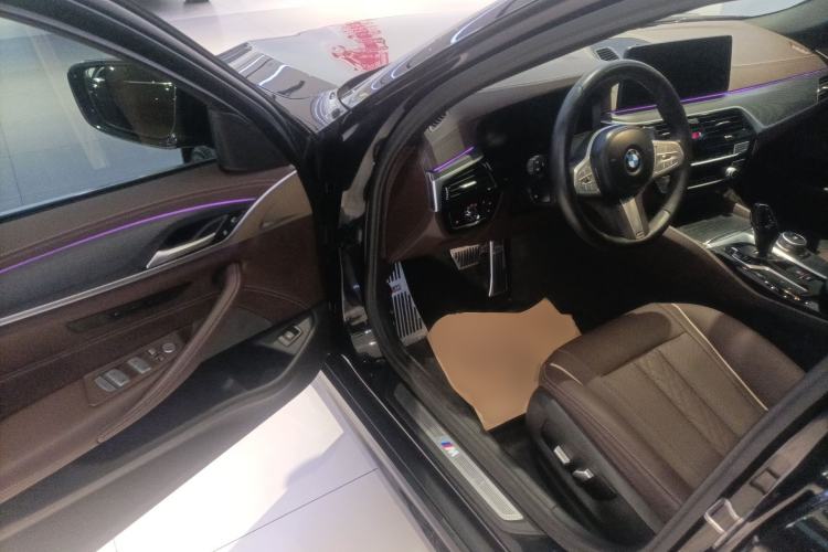 Used BMW 5 Series 2022 Second Facelift 530Li Leading Edition M Sport Package
