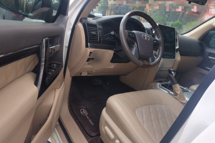 Used Toyota Land Cruiser 
