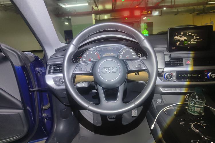 Used Audi A5 2017 Coupe 40 TFSI Fashion Model Steering Wheel