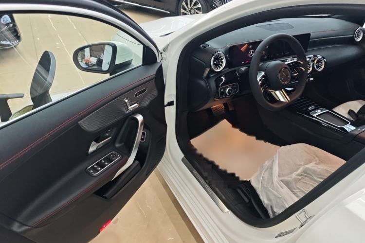 Used Mercedes-Benz A-Class 2025 A 200 L Fashion Model
