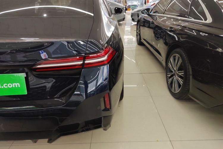 Used BMW 5 Series 2025 525Li M Sport Package