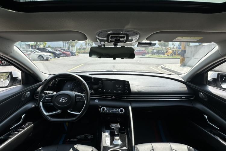 Used Hyundai Elantra 2021 1.5L CVT GLX Elite Edition Interior 1