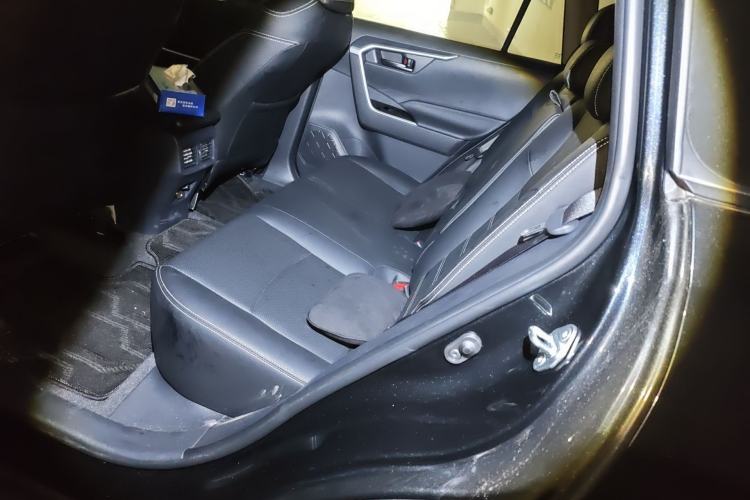 Used Toyota RAV4 2024 2.0L CVT Two-Wheel Drive Urban Edition Left Rear Seat