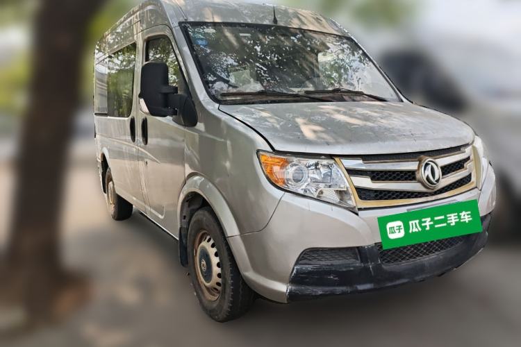 Used Dongfeng Yufeng 2018 2.3TA100 Standard Edition Logistics Vehicle Short Wheelbase Mid-Roof Design 5-9 Seater Powered by WP2.3
