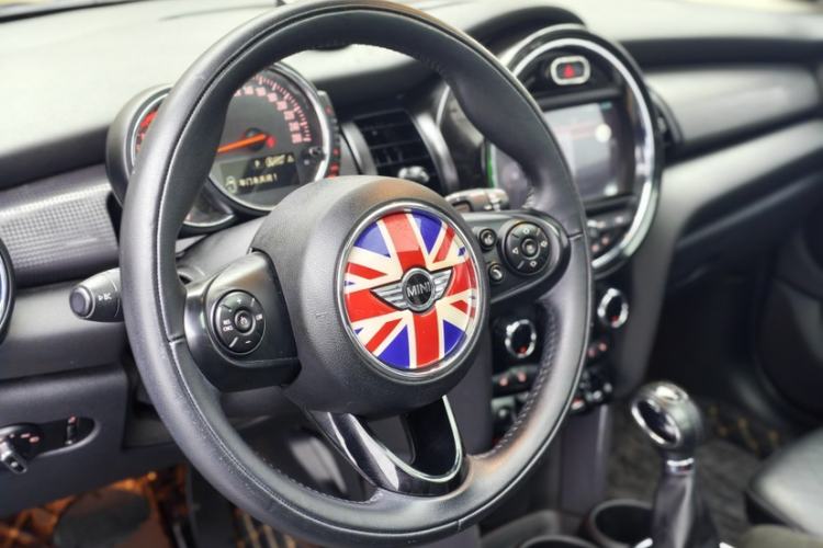 Used MINI 2015 1.5T COOPER Excitement Five-Door Edition Interior 1